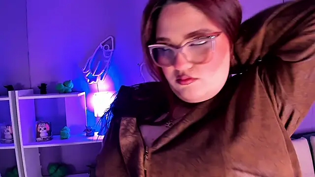 Snapshot of Camiila_Osorio chatting on 11.26.25 Camiila Osorio online show from 11.26.25