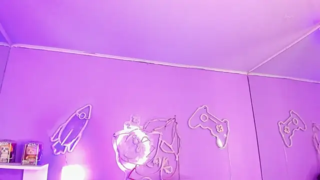 Snapshot of Camiila_Osorio chatting on 02.04.26 Camiila Osorio online show from 02.04.26