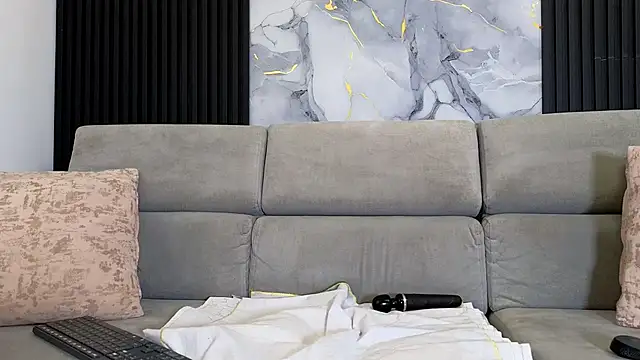 anellejones online show from 02.25.26