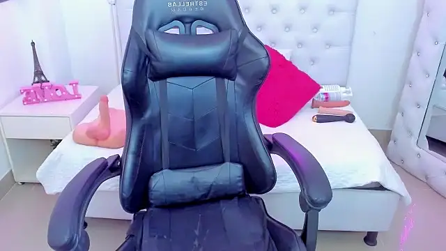 Snapshot of silvana__miller chatting on 01.03.25 silvana miller online show from 01.03.25