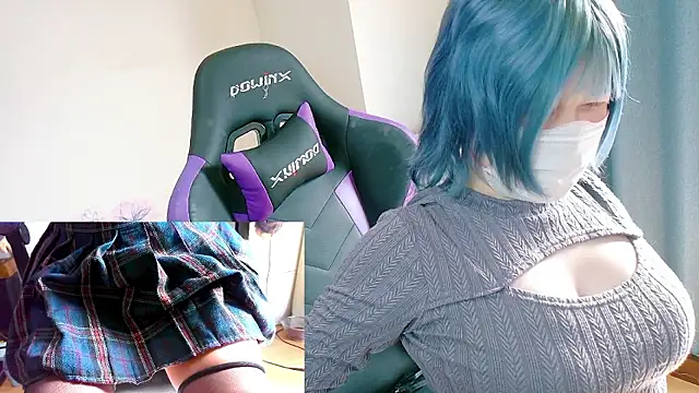 Snapshot of hazuki_8008 chatting on 10.29.25 hazuki 8008 online show from 10.29.25