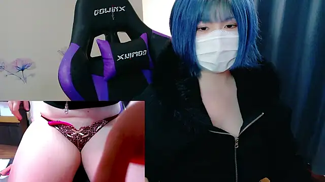 Snapshot of hazuki_8008 chatting on 11.18.25 hazuki 8008 online show from 11.18.25