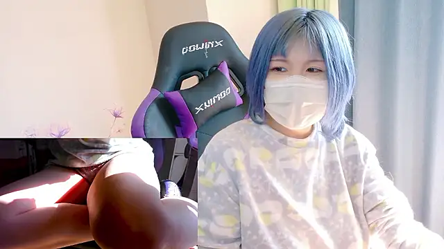 Snapshot of hazuki_8008 chatting on 11.19.25 hazuki 8008 online show from 11.19.25