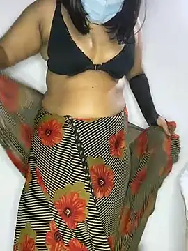 Snapshot of Shadow_Girl007 chatting on 01.13.25 Shadow Girl007 online show from 01.13.25