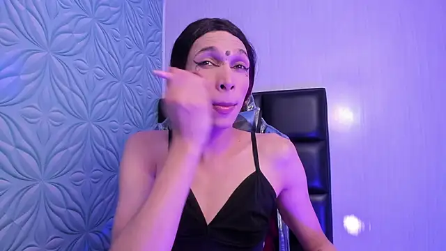 Snapshot of Milk_max_18 chatting on 10.02.25 Milk max 18 online show from 10.02.25