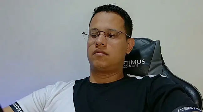 Snapshot of LiamVidal chatting on 01.14.25 LiamVidal online show from 01.14.25