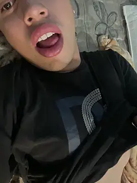 Snapshot of Gabriel_011ze chatting on 12.20.25 Gabriel 011ze online show from 12.20.25