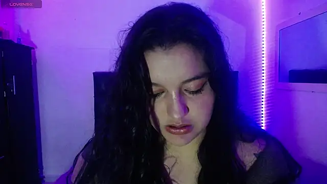 Snapshot of Laurenkenner_ chatting on 10.11.25 Laurenkenner  online show from 10.11.25