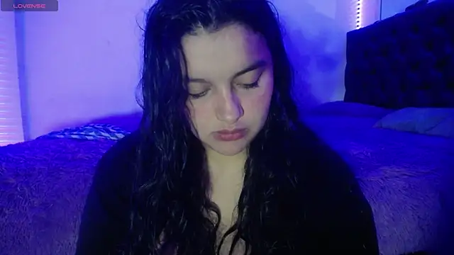 Snapshot of Laurenkenner_ chatting on 10.18.25 Laurenkenner  online show from 10.18.25
