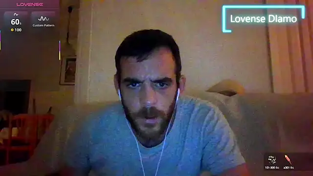 Snapshot of _NakedChef_ chatting on 09.09.25 NakedChef online show from 09.09.25