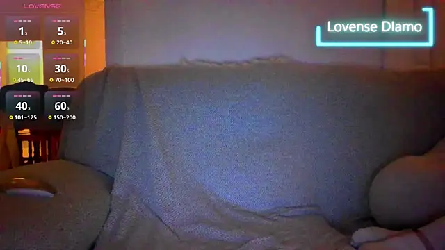 Snapshot of _NakedChef_ chatting on 10.22.25 NakedChef online show from 10.22.25