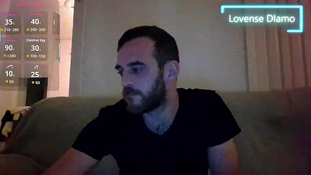 Snapshot of _NakedChef_ chatting on 11.22.25 NakedChef online show from 11.22.25