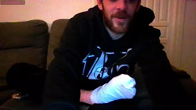 Snapshot of _NakedChef_ chatting on 01.09.26 NakedChef online show from 01.09.26