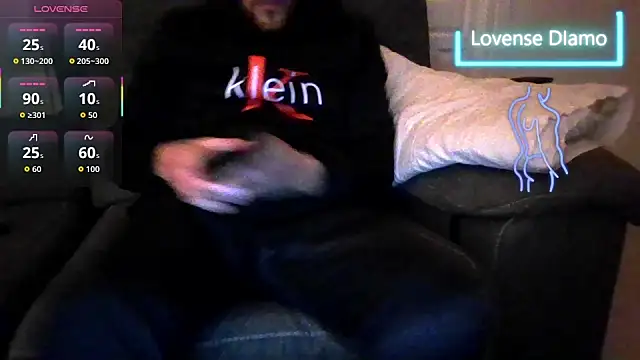 Snapshot of _NakedChef_ chatting on 03.01.26 NakedChef online show from 03.01.26