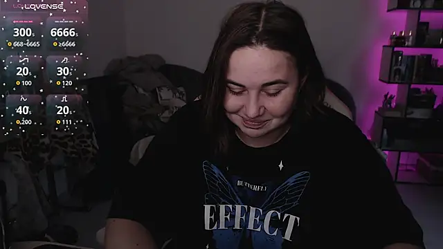 Snapshot of SexyWitch_666 chatting on 10.25.25 SexyWitch 666 online show from 10.25.25