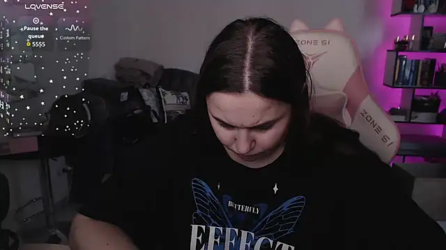 Snapshot of SexyWitch_666 chatting on 11.02.25 SexyWitch 666 online show from 11.02.25