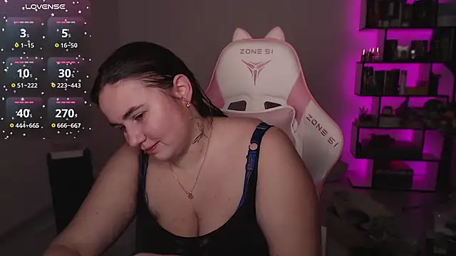 Snapshot of SexyWitch_666 chatting on 12.05.25 SexyWitch 666 online show from 12.05.25