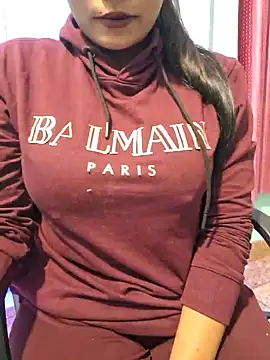 Snapshot of N-Natasha chatting on 12.30.24 N-Natasha online show from 12.30.24