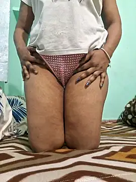 Snapshot of N-Natasha chatting on 01.12.25 N-Natasha online show from 01.12.25