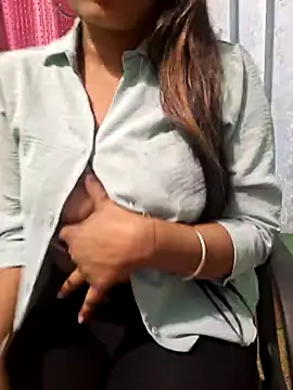 Snapshot of N-Natasha chatting on 01.28.25 N-Natasha online show from 01.28.25