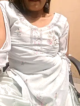 Snapshot of N-Natasha chatting on 02.21.25 N-Natasha online show from 02.21.25