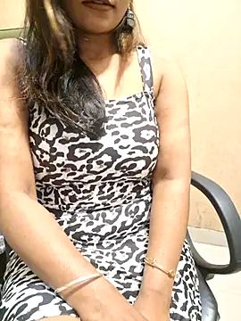 Snapshot of N-Natasha chatting on 03.03.25 N-Natasha online show from 03.03.25