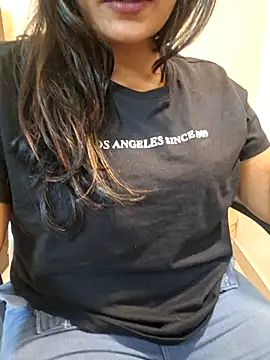 Snapshot of N-Natasha chatting on 03.17.25 N-Natasha online show from 03.17.25