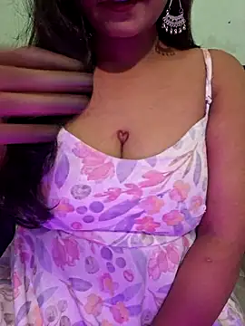 Snapshot of N-Natasha chatting on 09.17.25 N-Natasha online show from 09.17.25