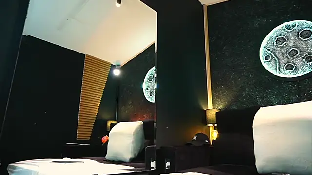 Snapshot of MassimoWalton2 chatting on 11.24.25 MassimoWalton2 online show from 11.24.25