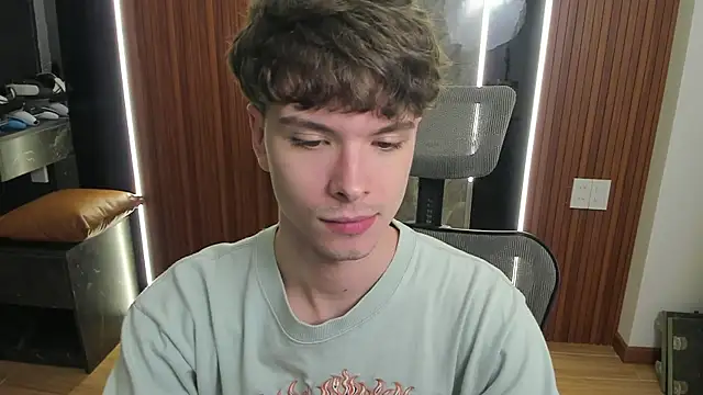 Snapshot of calvin_love_you chatting on 07.21.26 calvin love you online show from 07.21.26