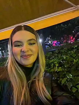 Snapshot of Odett_ chatting on 01.26.25 Odett online show from 01.26.25