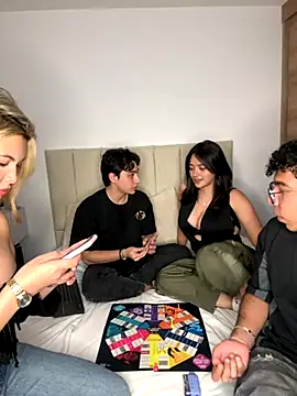 Snapshot of Odett_ chatting on 09.12.25 Odett online show from 09.12.25