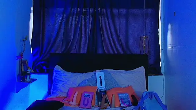 Snapshot of avans_15 chatting on 02.04.25 avans 15 online show from 02.04.25