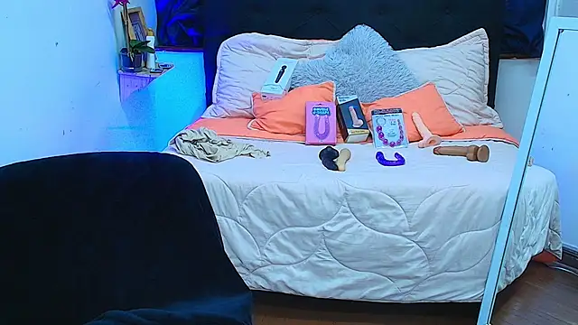 Snapshot of avans_15 chatting on 02.06.25 avans 15 online show from 02.06.25