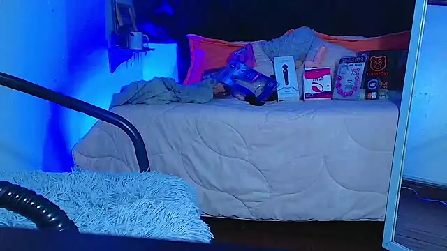 Snapshot of avans_15 chatting on 02.11.25 avans 15 online show from 02.11.25