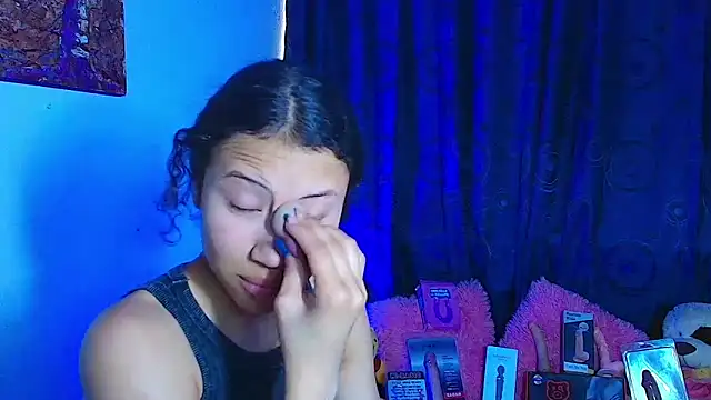 Snapshot of avans_15 chatting on 03.17.25 avans 15 online show from 03.17.25