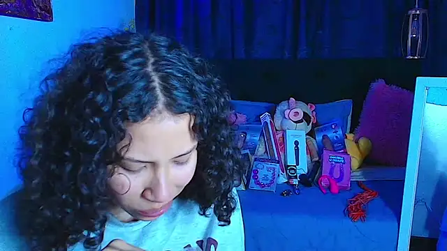 Snapshot of avans_15 chatting on 03.19.25 avans 15 online show from 03.19.25