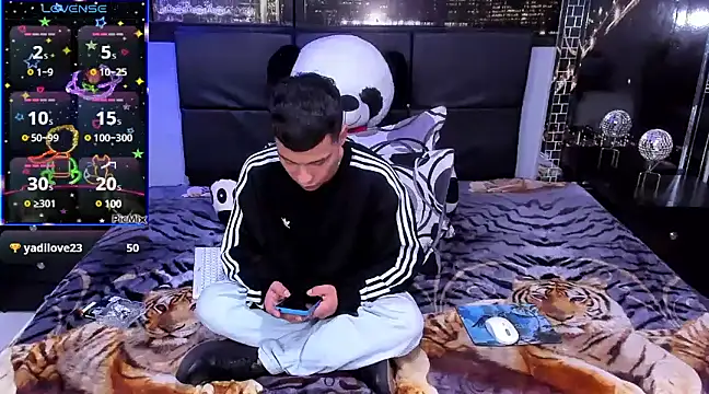 Snapshot of salvadorgomezx chatting on 12.13.24 salvadorgomezx online show from 12.13.24