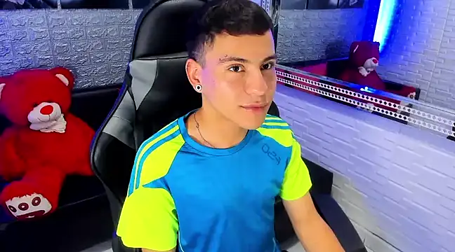 Snapshot of salvadorgomezx chatting on 12.27.24 salvadorgomezx online show from 12.27.24