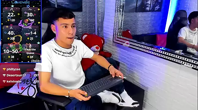 Snapshot of salvadorgomezx chatting on 01.03.25 salvadorgomezx online show from 01.03.25