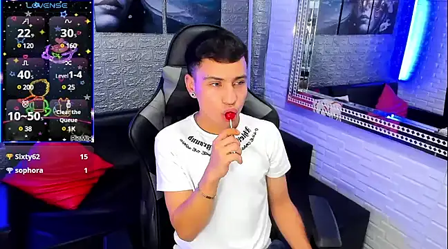 Snapshot of salvadorgomezx chatting on 01.06.25 salvadorgomezx online show from 01.06.25