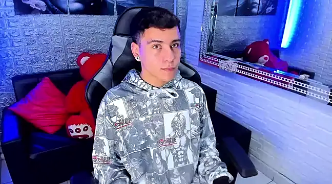 Snapshot of salvadorgomezx chatting on 01.11.25 salvadorgomezx online show from 01.11.25