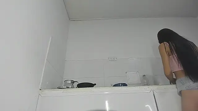 Sophie sweett19 online show from 12.16.24