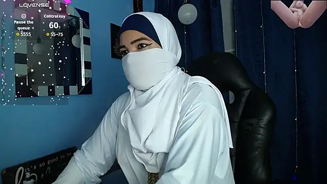 Snapshot of Falak-Yasin chatting on 09.27.25 Falak-Yasin online show from 09.27.25