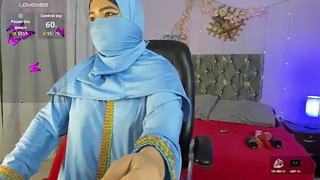 Snapshot of Falak-Yasin chatting on 10.15.25 Falak-Yasin online show from 10.15.25