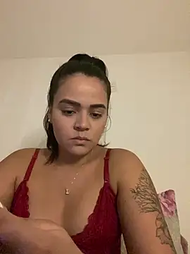 Snapshot of rebeccaareys chatting on 12.18.24 rebeccaareys online show from 12.18.24