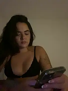 Snapshot of rebeccaareys chatting on 01.12.25 rebeccaareys online show from 01.12.25