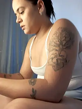 Snapshot of rebeccaareys chatting on 02.05.26 rebeccaareys online show from 02.05.26