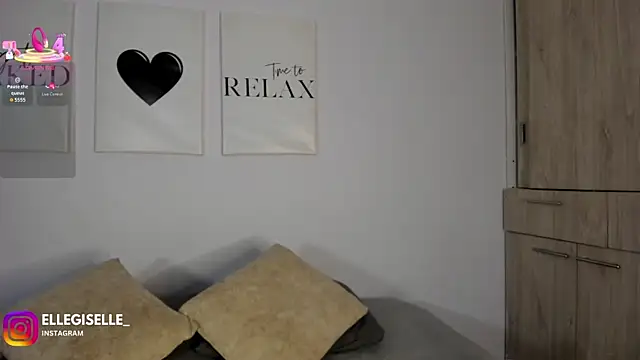ElleGisellee online show from 06.26.26