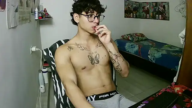 Snapshot of Dillom420 chatting on 12.23.25 Dillom420 online show from 12.23.25